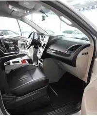 Chrysler Grand Voyager Chrysler Grand Voyager 3.6L * 2xDVD * Camera * GPL