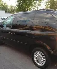 Chrysler Voyager 2.5 CRD cat LE Chrysler Voyager 2.5 CRD cat LE
