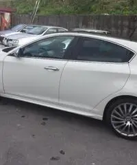 ALFA ROMEO Giulietta 1.6 JTDm-2 105 CV Distinctive rif. 7191125 ALFA ROMEO Giulietta 1.6 JTDm-2 105 CV Distinctive rif. 7191125