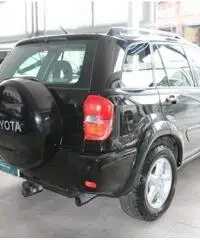 TOYOTA RAV 4 RAV4 2.0 Tdi D-4D cat 5 porte GANCIO TRAINO rif. 7195931 TOYOTA RAV 4 RAV4 2.0 Tdi D-4D cat 5 porte GANCIO TRAINO rif. 7195931