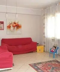 GIOIA TAURO VENDE: appartamento Via Luigi Rizzo (zona marina GIOIA TAURO VENDE: appartamento Via Luigi Rizzo (zona marina