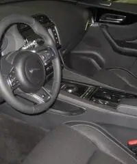 JAGUAR F-Pace 2.0d 180 CV AWD aut. R-Sport rif. 7090480 JAGUAR F-Pace 2.0d 180 CV AWD aut. R-Sport rif. 7090480