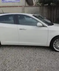 Alfa romeo giulietta 1.6cc distintive Alfa romeo giulietta 1.6cc distintive