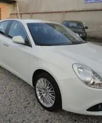 ALFA ROMEO Giulietta 1.6 JTDm-2 105 CV Distinctive rif. 7104279 ALFA ROMEO Giulietta 1.6 JTDm-2 105 CV Distinctive rif. 7104279