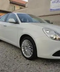 ALFA ROMEO Giulietta 1.6 JTDm-2 105 CV Distinctive rif. 7104279 ALFA ROMEO Giulietta 1.6 JTDm-2 105 CV Distinctive rif. 7104279