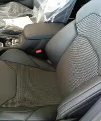 Citroen C5 CrossTourer BlueHDi 180 EAT6 S Citroen C5 CrossTourer BlueHDi 180 EAT6 S