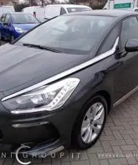 DS DS5 BlueHDi 180 S&S EAT6 Business DS DS5 BlueHDi 180 S&S EAT6 Business