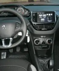 PEUGEOT 208 1.2 GPL KM 0 30/11/2016 ACTIVE SILVER PEUGEOT 208 1.2 GPL KM 0 30/11/2016 ACTIVE SILVER