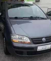 Fiat Idea 1.3 Multijet 16V Emotion Fiat Idea 1.3 Multijet 16V Emotion