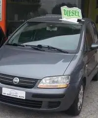 Fiat Idea 1.3 Multijet 16V Emotion Fiat Idea 1.3 Multijet 16V Emotion