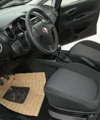 FIAT Punto 1.4 8V 5 porte Natural Power Street rif. 5990013 FIAT Punto 1.4 8V 5 porte Natural Power Street rif. 5990013