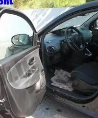 LANCIA Ypsilon 1.2 69 CV 5 porte Silver rif. 6700485 LANCIA Ypsilon 1.2 69 CV 5 porte Silver rif. 6700485