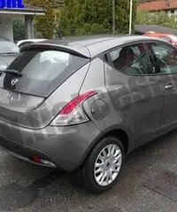 LANCIA Ypsilon 1.2 69 CV 5 porte Silver rif. 7012440 LANCIA Ypsilon 1.2 69 CV 5 porte Silver rif. 7012440
