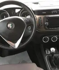 Alfa Romeo Giulietta 1.6 JTDm-2 105 CV Distinctive Alfa Romeo Giulietta 1.6 JTDm-2 105 CV Distinctive