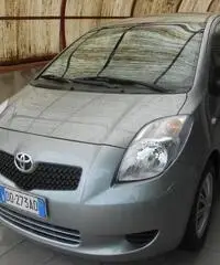 Toyota Yaris ( GPL ) ( GAS )  5 PORTE  5 POSTI  ok anche per neo paten Toyota Yaris ( GPL ) ( GAS )  5 PORTE  5 POSTI  ok anche per neo paten