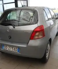 Toyota Yaris ( GPL ) ( GAS )  5 PORTE  5 POSTI  ok anche per neo paten Toyota Yaris ( GPL ) ( GAS )  5 PORTE  5 POSTI  ok anche per neo paten