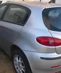 ALFA ROMEO 147 1.9 JTD M-JET 16V 5 porte Dist. rif. 7190427 ALFA ROMEO 147 1.9 JTD M-JET 16V 5 porte Dist. rif. 7190427