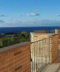 Vendesi intero stabile a Tropea