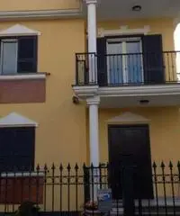 Villa di 4 locali in Affitto Villa di 4 locali in Affitto