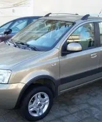 Fiat Panda 1.3 MJT 16V DPF 4x4 Climbing Fiat Panda 1.3 MJT 16V DPF 4x4 Climbing