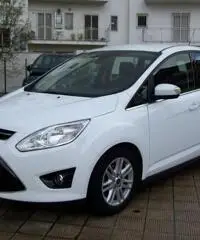Ford C-Max 1.6 TDCi 95CV Titanium  Ford C-Max 1.6 TDCi 95CV Titanium