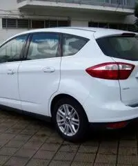 Ford C-Max 1.6 TDCi 95CV Titanium  Ford C-Max 1.6 TDCi 95CV Titanium