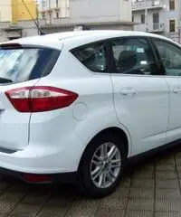 Ford C-Max 1.6 TDCi 95CV Titanium  Ford C-Max 1.6 TDCi 95CV Titanium