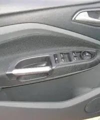 Ford C-max 1.6 Tdci/115cv Titanium DPF BS. Ford C-max 1.6 Tdci/115cv Titanium DPF BS.