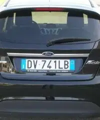 FORD Fiesta 1.4 TDCi 68CV 3 porte Titanium rif. 7178118 FORD Fiesta 1.4 TDCi 68CV 3 porte Titanium rif. 7178118