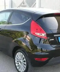 FORD Fiesta 1.4 TDCi 68CV 3 porte Titanium rif. 7178118 FORD Fiesta 1.4 TDCi 68CV 3 porte Titanium rif. 7178118
