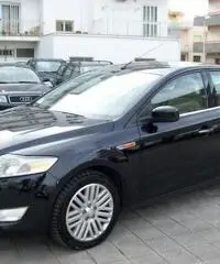 Ford Mondeo 2.0 TDCi 140CV 4p Ghia Navy Ford Mondeo 2.0 TDCi 140CV 4p Ghia Navy