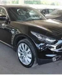 INFINITI FX30 d S Premium INFINITI FX30 d S Premium