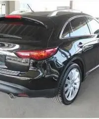 INFINITI FX30 d S Premium INFINITI FX30 d S Premium