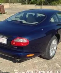JAGUAR XK8 4.0i Coupé