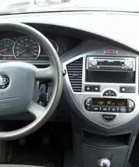Kia Carens 2.0 16V CRDi 112CV LX Kia Carens 2.0 16V CRDi 112CV LX