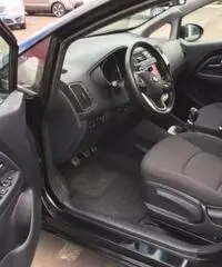 KIA Rio 1.1 CRDi 5p. Cool