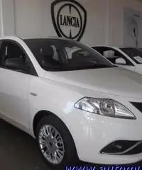 LANCIA Ypsilon 0.9 T.Air 85 CV 5 porte Metano Ecochic Silver LANCIA Ypsilon 0.9 T.Air 85 CV 5 porte Metano Ecochic Silver