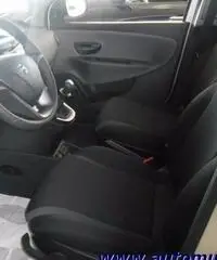 LANCIA Ypsilon 0.9 T.Air 85 CV 5 porte Metano Ecochic Silver LANCIA Ypsilon 0.9 T.Air 85 CV 5 porte Metano Ecochic Silver