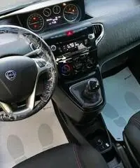 LANCIA Ypsilon 1.2 69 CV 5 porte Elefantino Rosa