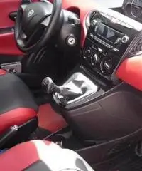 LANCIA Ypsilon 1.3 MJT 16V 95 CV 5 porte S&S Black&Red LANCIA Ypsilon 1.3 MJT 16V 95 CV 5 porte S&S Black&Red