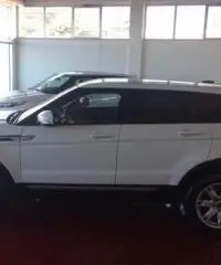 LAND ROVER Range Rover Evoque 2.2 TD4 5p. Pure