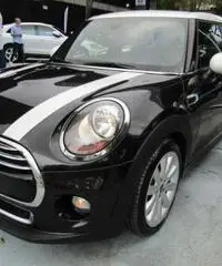 MINI Mini Mini 1.5 Cooper D 5 porte MINI Mini Mini 1.5 Cooper D 5 porte
