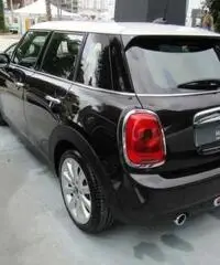 MINI Mini Mini 1.5 Cooper D 5 porte MINI Mini Mini 1.5 Cooper D 5 porte