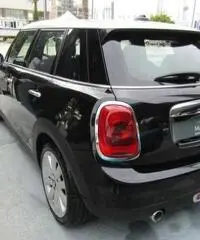 MINI Mini Mini 1.5 Cooper D 5 porte MINI Mini Mini 1.5 Cooper D 5 porte