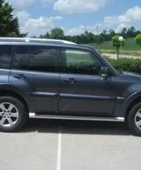 mitsubishi pajero mitsubishi pajero