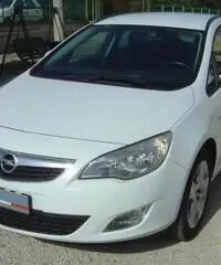 Opel Astra Station Wagon 1.7 Cdti 110cv Sp.tourer Cosmo Opel Astra Station Wagon 1.7 Cdti 110cv Sp.tourer Cosmo