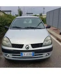 Renault Clio 1200cc44kw clima servosterzo 2003 Renault Clio 1200cc44kw clima servosterzo 2003