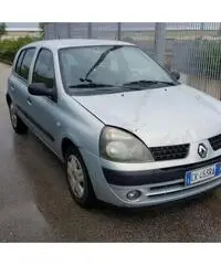 Renault Clio 1200cc44kw clima servosterzo 2003 Renault Clio 1200cc44kw clima servosterzo 2003