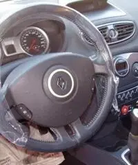 RENAULT Clio 1.2 16V 3 porte Le Iene RENAULT Clio 1.2 16V 3 porte Le Iene