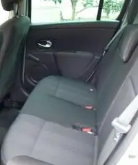 Renault Clio 1.5 dCi 75CV 5p Dynamique Navy Renault Clio 1.5 dCi 75CV 5p Dynamique Navy